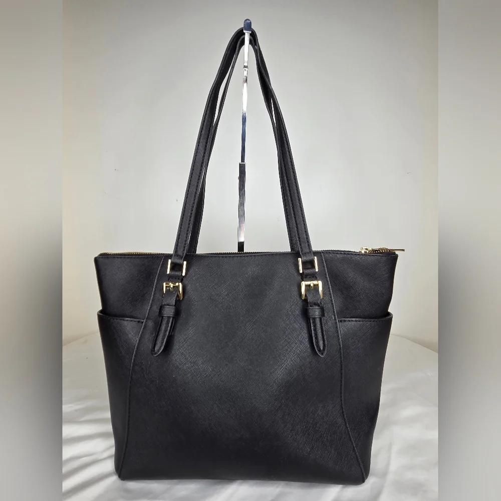 Michael Kors aprox 11"x10"inchs- Black Tote Bag W/ Golden Hardware - Picture 2 of 15